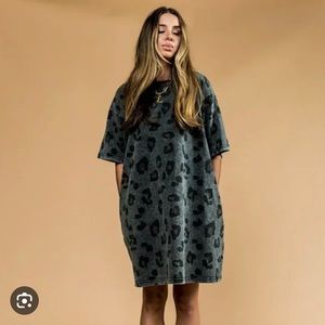 Dressed in LaLa cheetah tshirt dress size large